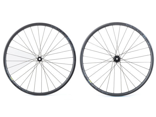 AUTHOR Zapletená kola 29" Flyer Carbon Disc Boost zad. 12x14